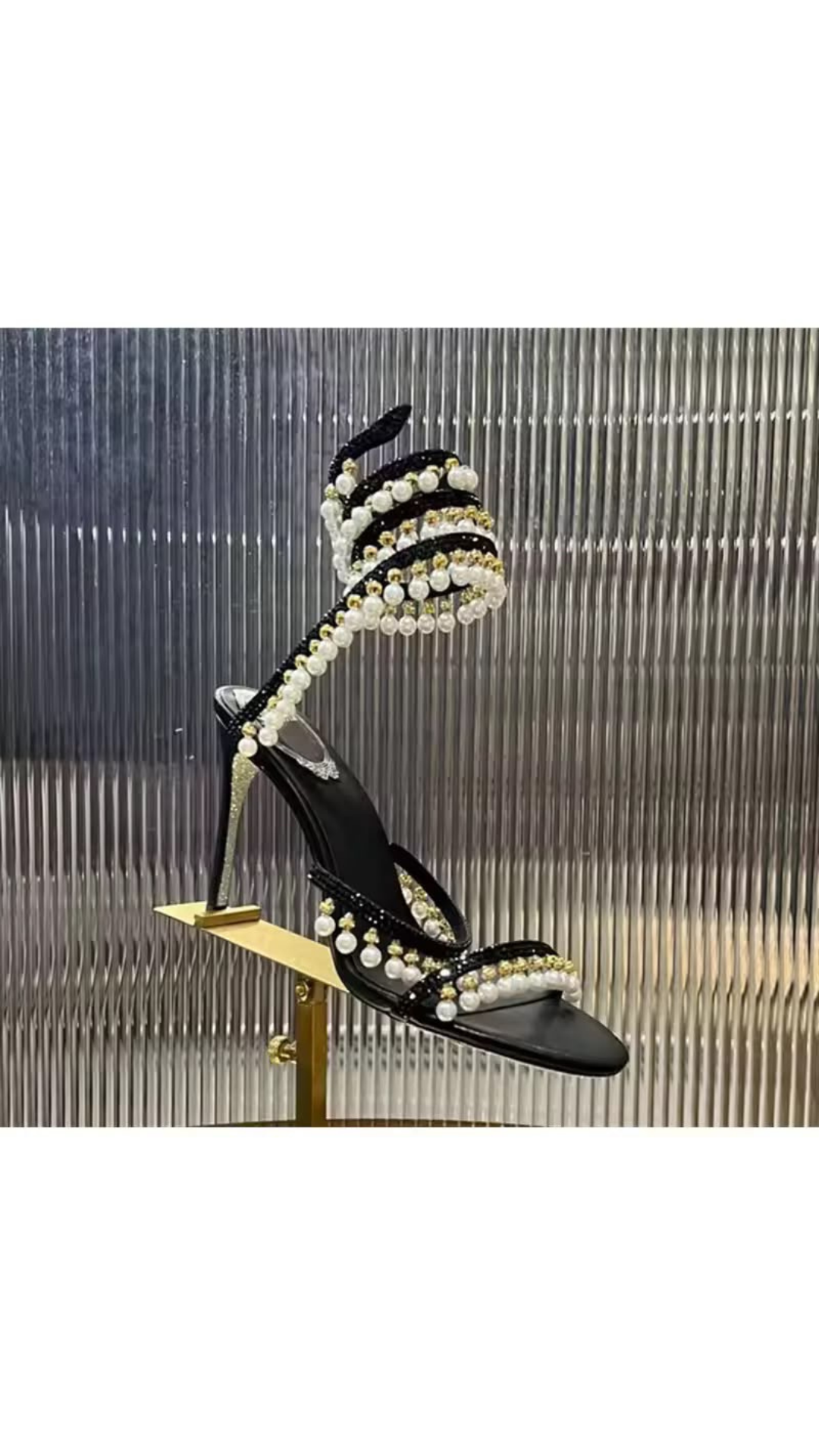 Ziggling heels