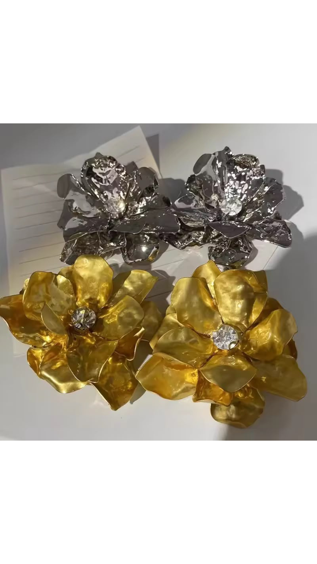 Flower foilder earrings