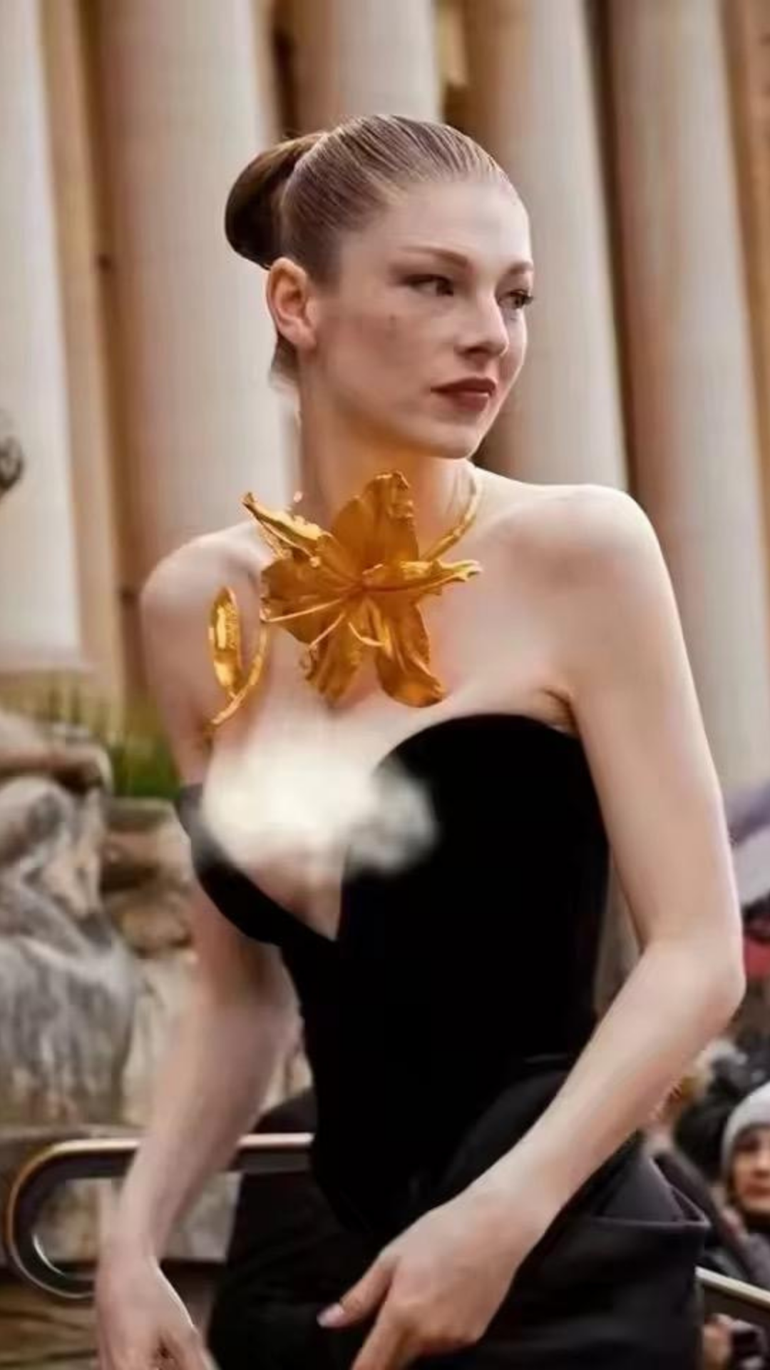 Amara Luxe Neckpiece