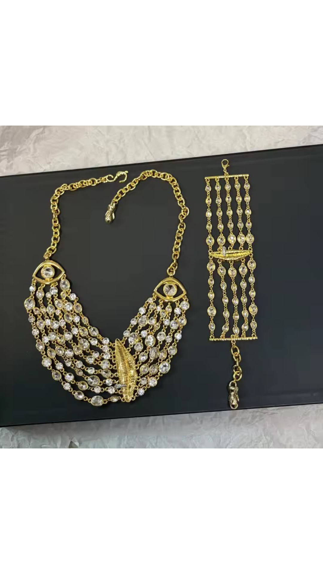 Chunky neck piece