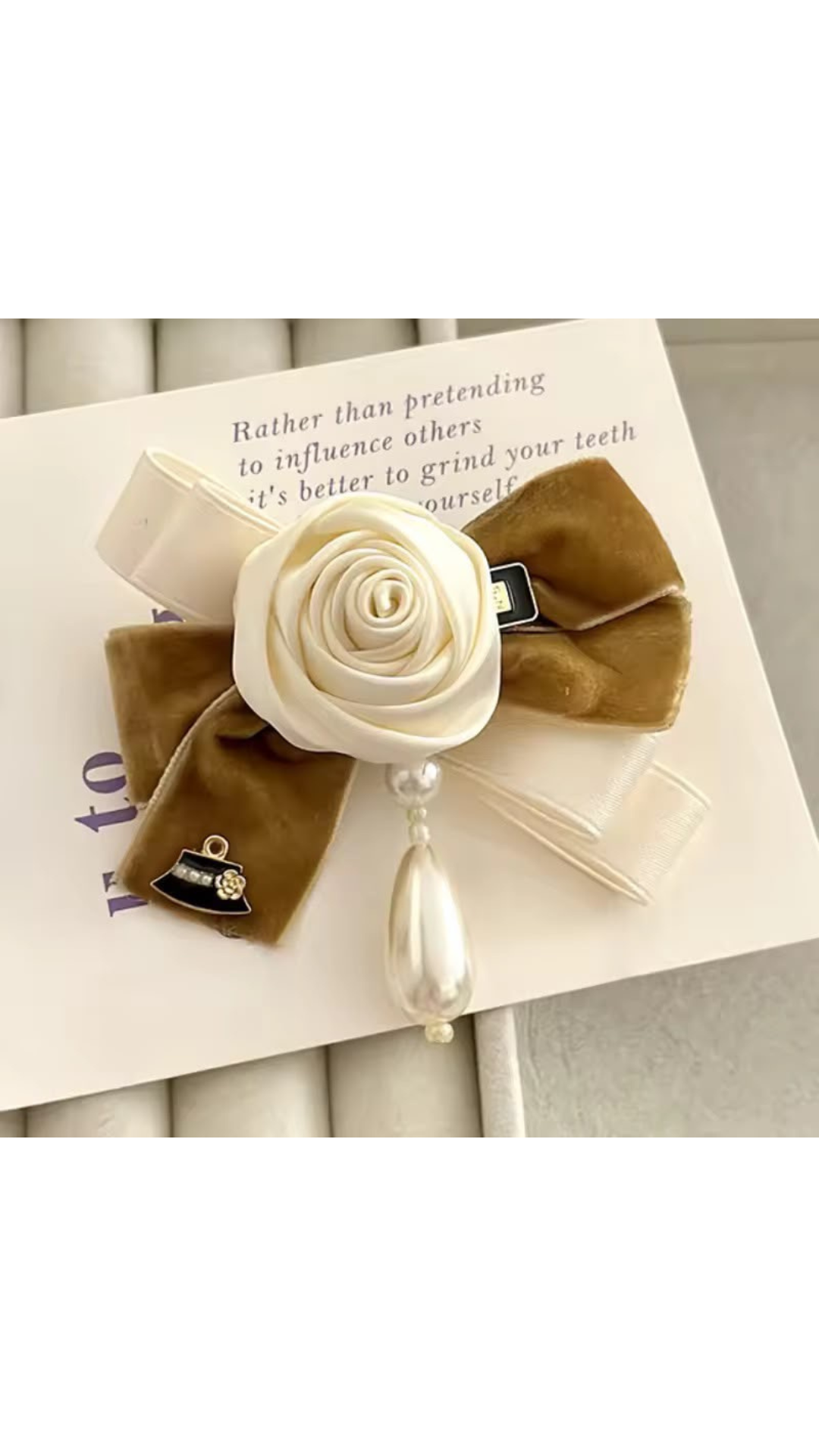 Flower pearl bow brooch