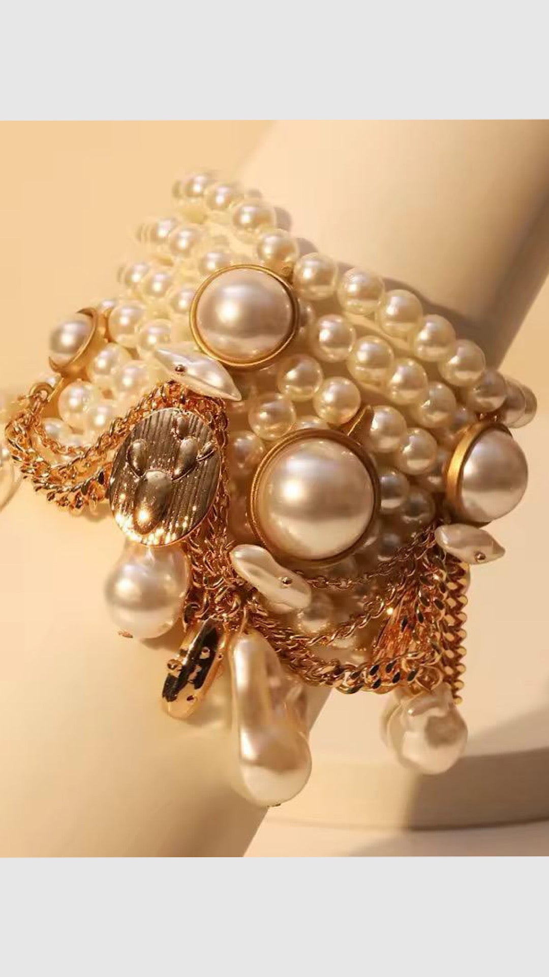 Sunpetal Pearl Cuff