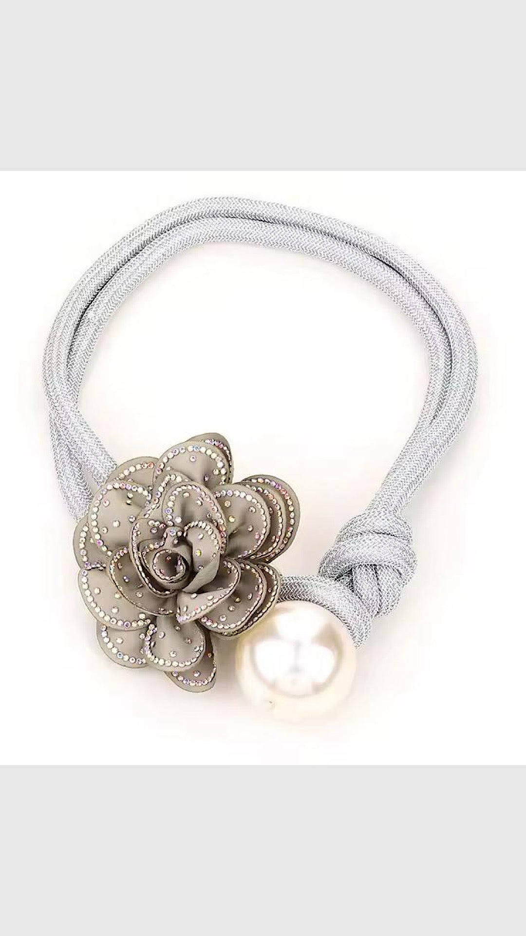 Wildflora Neckpiece