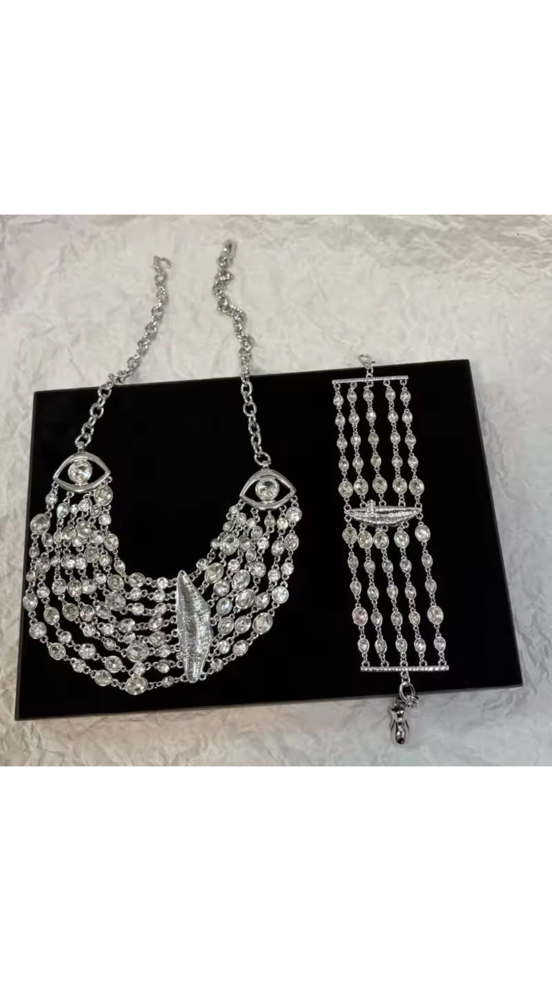 Chunky neck piece